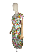 Load image into Gallery viewer, Reproduction 1940's Novelty Print Cotton Day Dress - Tropical Themed Print - Bust 37 *
