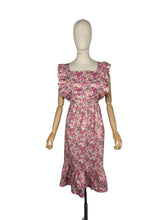 Load image into Gallery viewer, Vintage Liberty Tana Lawn Cotton Apron with Roses Print in Pink, Apricot and Blue
