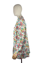 Load image into Gallery viewer, Originla 1940's White Cotton Smock with Bright Floral Print - Bust 38 *
