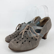 Load image into Gallery viewer, Original 1940’s Grey Suede and Leather Lace-up Shoes - UK 5 or 5.5
