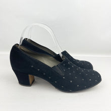 Load image into Gallery viewer, Original 1940&#39;s Black Suede Court Shoes with Pretty Stitch Detail - UK 5 5.5
