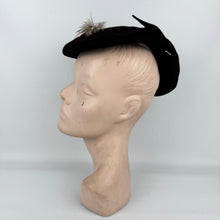 Load image into Gallery viewer, Original 1940&#39;s New York Creation Brown Felt Topper Hat with Pheasant Feather Trim
