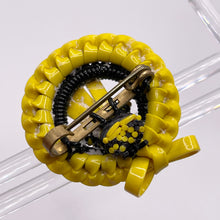 Load image into Gallery viewer, Original 1940&#39;s Black and Yellow Wartime Make Do and Mend Wire Brooch with Bow and Flower Spray Middle *
