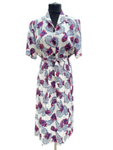 Load image into Gallery viewer, Original 1940’s CC41 Novelty Print Belted Day Dress - Bust 34 36
