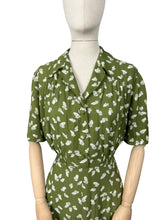 Load image into Gallery viewer, Original 1940&#39;s Green and Ivory Feather and Bow Novelty Print Dress - Bust 40

