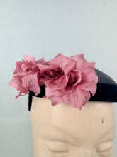 Load image into Gallery viewer, Original 1950's Dark Blue Lacquered Straw and Velvet Hat with Pink Floral Trim
