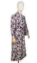 Load image into Gallery viewer, Original 1940&#39;s Novelty Print Dressing Gown - Black with Vibrant Bow Print - Bust 34 36 38
