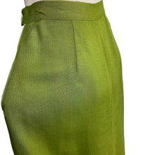 Load image into Gallery viewer, Original 1940&#39;s Green Lightweight Linen Skirt - Waist 28&quot;
