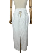 Load image into Gallery viewer, Vintage White Cotton Nurses Uniform Apron - No.1
