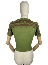 Load image into Gallery viewer, Reproduction 1940&#39;s Hand Knitted Stripe Jumper in Turtle Green and Brown Pure Wool - Bust 32 34
