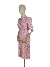 Load image into Gallery viewer, Original 1940&#39;s CC41 Pink, Black and White Moygashel Linen Suit - Bust 34
