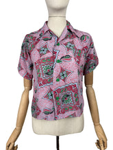 Load image into Gallery viewer, Original 1940&#39;s Vibrant Rayon &#39;SPORTSWEAR&#39; Blouse in Pink, Red, Green and White - Bust 32 34

