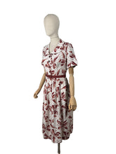 Load image into Gallery viewer, Original 1940&#39;s Fabulous Bow and Umbrella Novelty Print Linen Belted Day Dress - Bust 36
