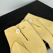 Load image into Gallery viewer, Original 1940&#39;s or 1950&#39;s Men&#39;s Chamois Leather Gloves by Morley With Mother of Pearl Button - Size 8 *
