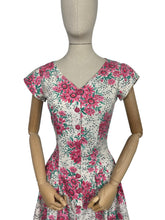 Load image into Gallery viewer, Original 1950&#39;s Charming Floral Cotton Day Dress in Pink and Green Print on White - Bust 33 34 *
