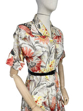 Load image into Gallery viewer, Original Late 1940&#39;s or Early 1950&#39;s CC41 Belted Zip Fronted Bold Floral Dress in Taffeta - Bust 36 38
