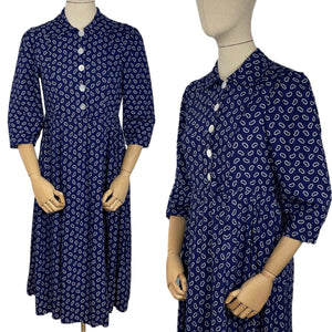 Original 1940’s 1950’s Novelty Print Pretzel Print Dress in Blue and White - Bust 34" *