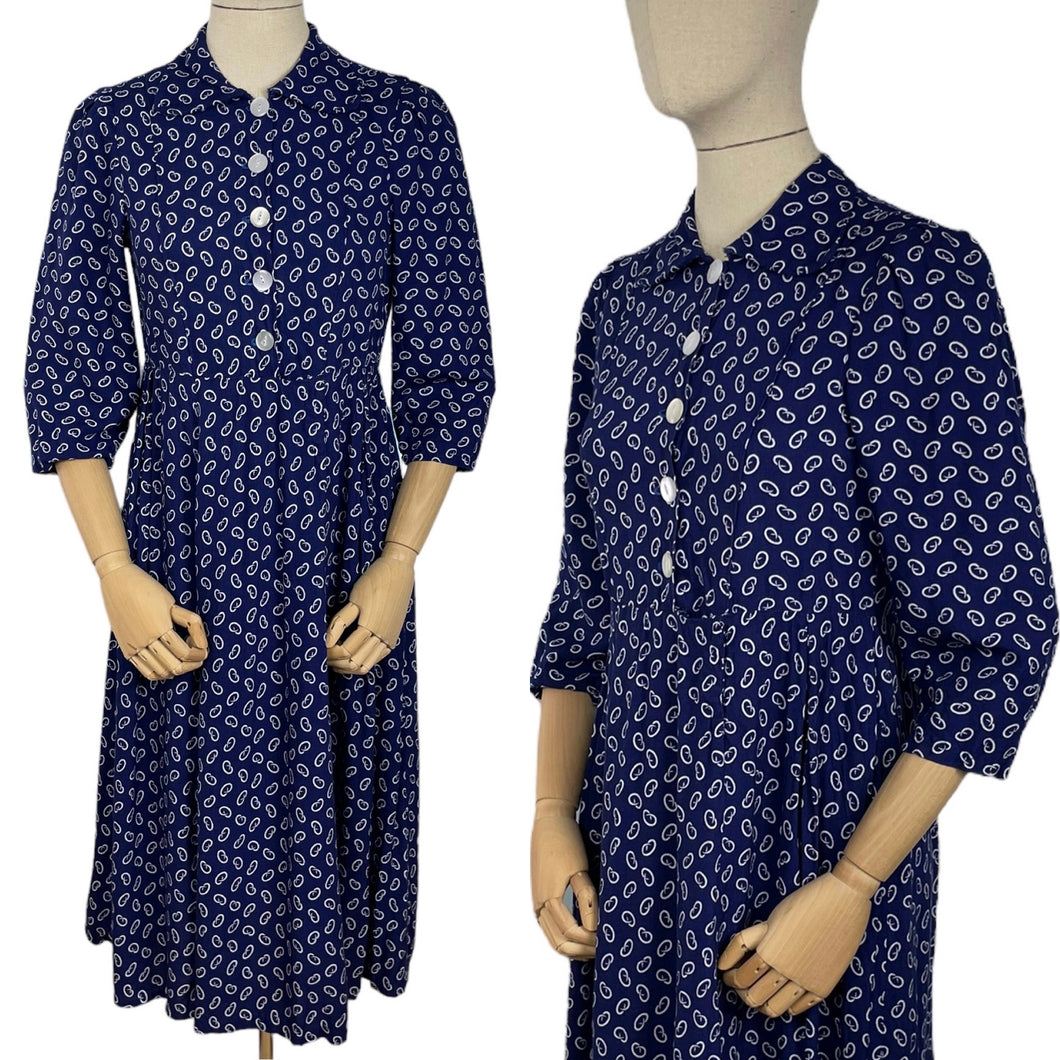 Original 1940’s 1950’s Novelty Print Pretzel Print Dress in Blue and White - Bust 34