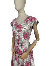 Load image into Gallery viewer, Original 1950&#39;s Charming Floral Cotton Day Dress in Pink and Green Print on White - Bust 33 34 *
