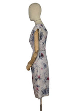 Load image into Gallery viewer, Original 1950&#39;s Floral Nylon Pretty Day Dress with Pastel Carnation Print - Bust 34
