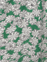Load image into Gallery viewer, Original 1940’s Cold Rayon Day Dress in Green and White Flower and Spiderweb Print - Bust 34
