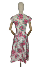 Load image into Gallery viewer, Original 1950&#39;s Charming Floral Cotton Day Dress in Pink and Green Print on White - Bust 33 34 *
