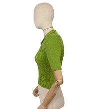 Load image into Gallery viewer, 1940&#39;s Reproduction Twisted Cable and Rib Jumper in Primavera Green Pure Wool - Bust 32 33 34

