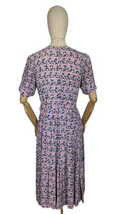 Original 1940's Novelty Print Belted Day Dress in Pink, White, Black and Blue Featuring Birds - Bust 36