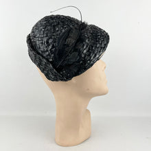 Load image into Gallery viewer, Original 1930&#39;s Black and White Lacquered Raffia Hat with Feather Trim
