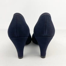 Load image into Gallery viewer, Original 1940's 1950's Deadstock Blue Suede Court Shoes with Bow Detail  - UK Narrow 3.5
