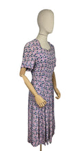 Load image into Gallery viewer, Original 1940&#39;s Novelty Print Belted Day Dress in Pink, White, Black and Blue Featuring Birds - Bust 36
