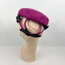 Load image into Gallery viewer, Original 1940’s Fuchsia Pink Felt Hat with Black Grosgrain Bow Trim *
