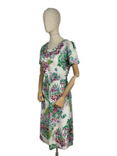 Load image into Gallery viewer, Wounded but Wearable Original 1940’s 1950’s Floppy Cotton Floral Dress - Bust 40 42
