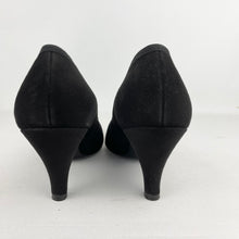 Load image into Gallery viewer, Original 1940&#39;s 1950&#39;s Deadstock Black Suede Court Shoes with Bow Detail  - UK 5
