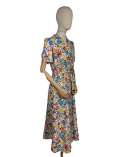 Load image into Gallery viewer, Original 1940&#39;s Full Length Floral Textured Cotton House Coat - Great Summer Maxi Dress - Bust 36
