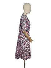 Load image into Gallery viewer, Original 1940&#39;s Red, White and Blue Cotton Chore Dress with Pockets - Great Summer Frock - Bust 36 38

