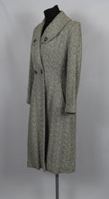 Load image into Gallery viewer, 1940s Fit and Flare Princess Coat - B37
