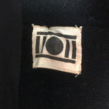 Load image into Gallery viewer, 1940s 11011 Volup Black Wool Coat - B44 46
