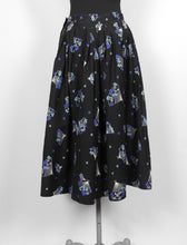 Load image into Gallery viewer, 1950s Black Cotton Novelty Print Skirt with Fans - W27 28

