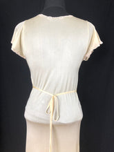 Load image into Gallery viewer, 1940&#39;s Yellow Celanese Nightdress - B34
