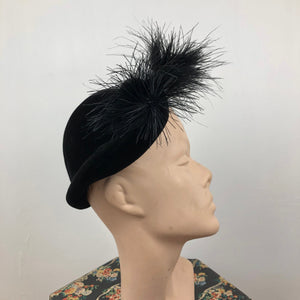 Original 1920s or 1930s Black Fur Felt and Ostrich Feather Hat - Deco - Flapper