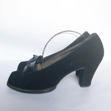 Load image into Gallery viewer, Original 1940s Black Suede Clarks Court Shoes - UK 4 4.5

