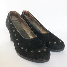 Load image into Gallery viewer, Original 1940s Black Suede and Leather Court Shoes - UK 3 3.5
