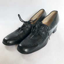 Load image into Gallery viewer, Original 1940s American Black Leather Lace Up Shoes - UK 7
