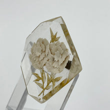 Load image into Gallery viewer, Original 1940s 1950s Diamond Shaped Reverse Carved Lucite Brooch with White Carnations
