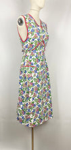 Load image into Gallery viewer, 1940s Floral Cotton Pinny - Would Make A Great Summer Dress - Bust 32 33 34 *
