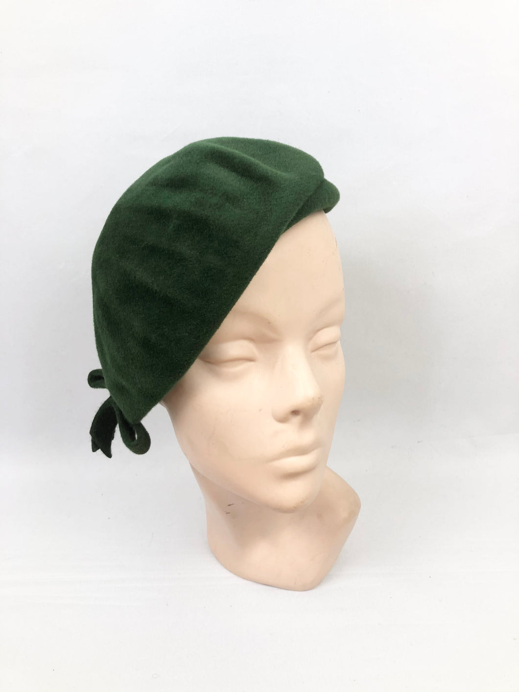 1930s Green Fur Felt Close Fitting Hat