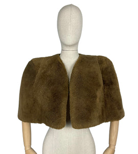 Original 1940's Fluffy Beaver Lamb Fur Cape - Great Boxy Design - Vintage Fur Cape