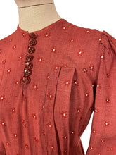 Load image into Gallery viewer, Original 1930&#39;s Long Sleeved Floppy Cotton Day Dress in Rust with Floral Print - Bust 34 36
