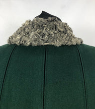 Load image into Gallery viewer, 1940s Green Wool Coat with Real Fur Collar Trim - Bust 38 48
